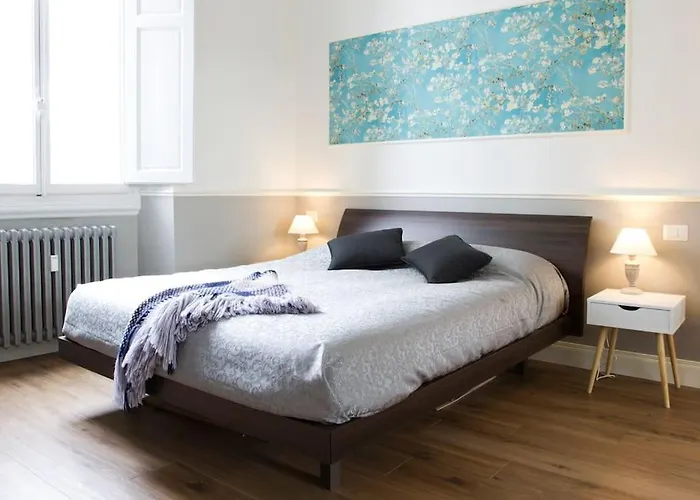 Dandy Suite On The Arno River